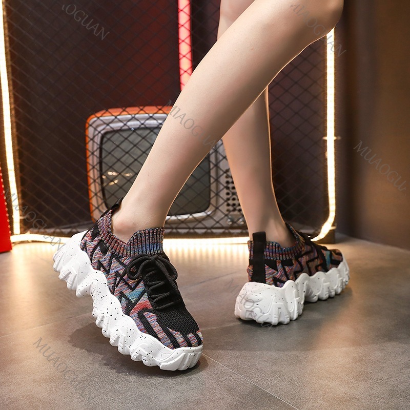 女性分厚いスニーカー通気性ニット厚底滑り止めスリッポンローフ - Running Gear Woman のレビューと価格