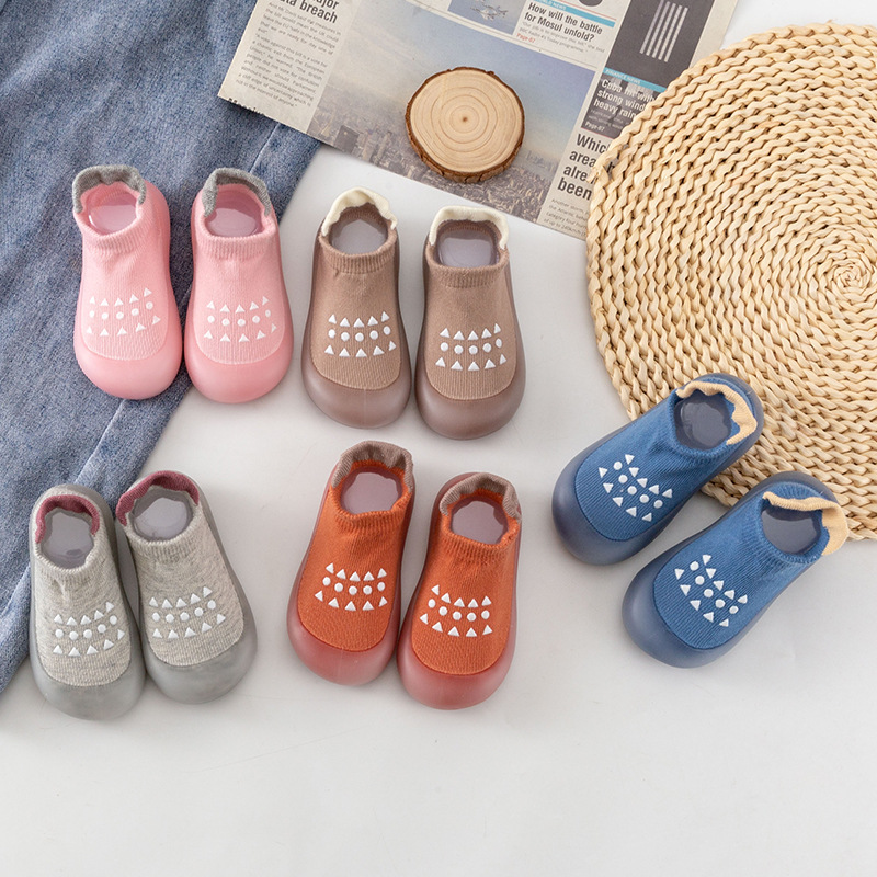 ベビーフロアシューズ ブルーとピンク ベビー室内・屋外用ウォ - Anti Blister Sock のレビューと価格